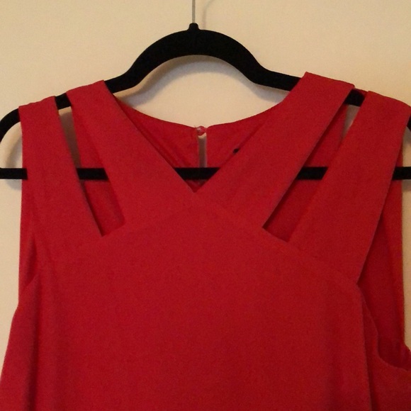 High low shift dress with pretty neckline - Picture 6 of 6